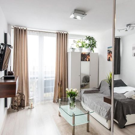 Alma Apartments Grzybowska Varsavia Esterno foto