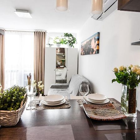 Alma Apartments Grzybowska Varsavia Esterno foto