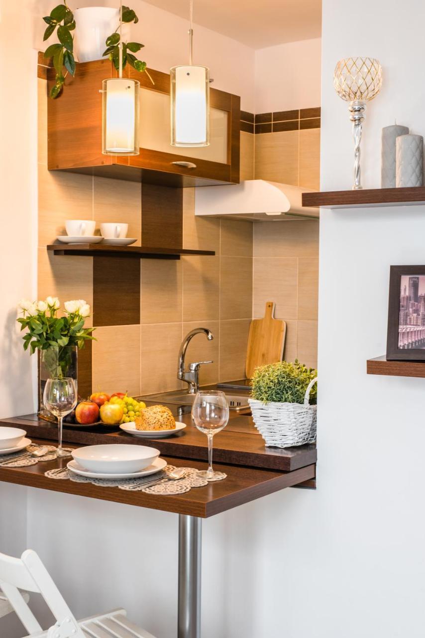 Alma Apartments Grzybowska Varsavia Esterno foto
