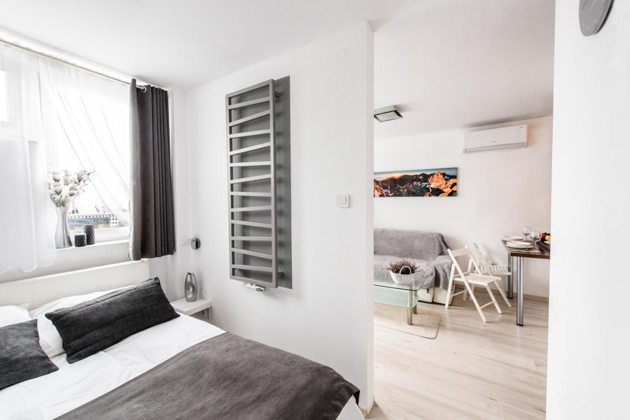 Alma Apartments Grzybowska Varsavia Esterno foto
