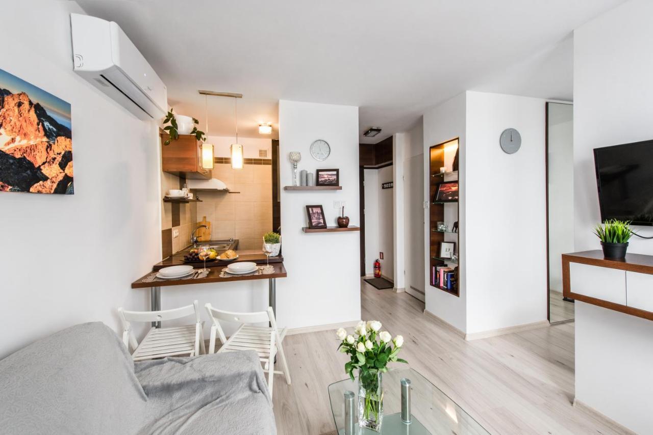 Alma Apartments Grzybowska Varsavia Esterno foto