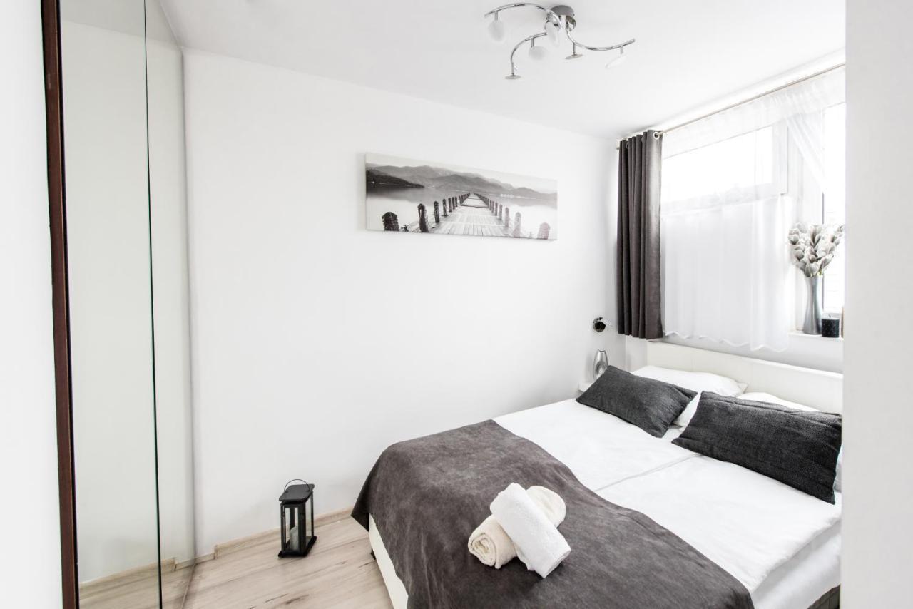 Alma Apartments Grzybowska Varsavia Esterno foto